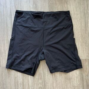 Athleta Ultimate Stash Pocket 7” Short